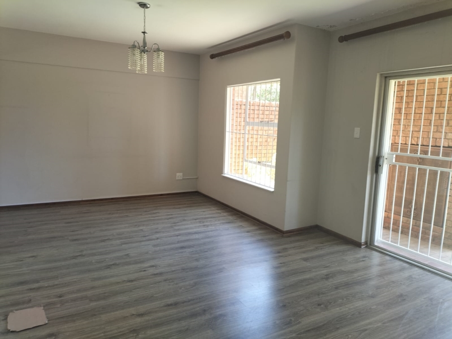 To Let 3 Bedroom Property for Rent in Langenhovenpark Free State